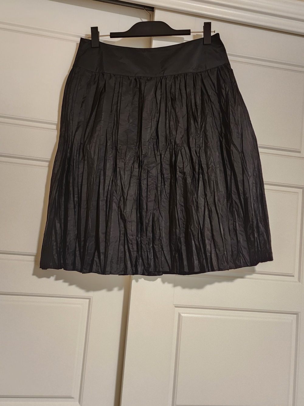 Isaac Mizrahi Black Pleated Circle Skirt